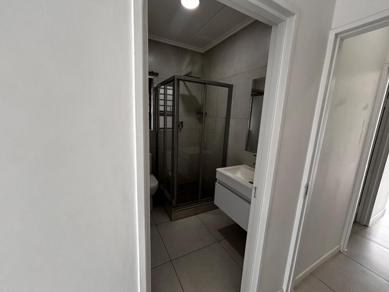 To Let 2 Bedroom Property for Rent in Beverley Gauteng