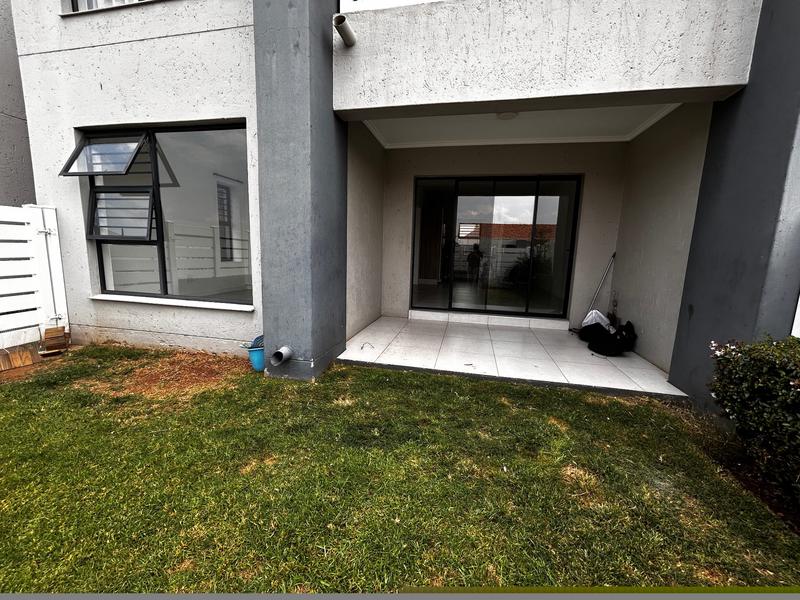 To Let 2 Bedroom Property for Rent in Beverley Gauteng