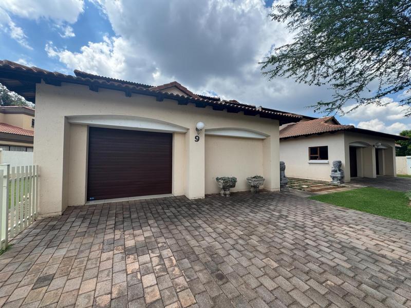 To Let 5 Bedroom Property for Rent in Midfield Estate Gauteng