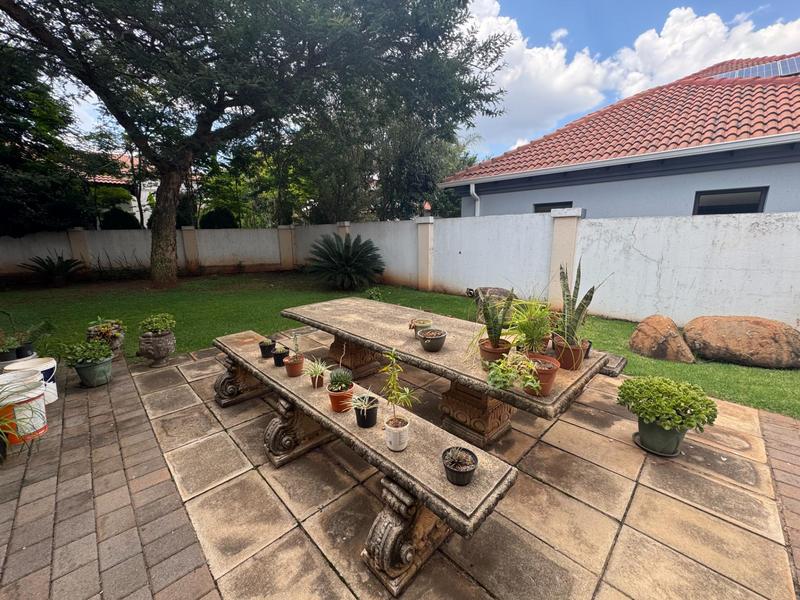 To Let 5 Bedroom Property for Rent in Midfield Estate Gauteng