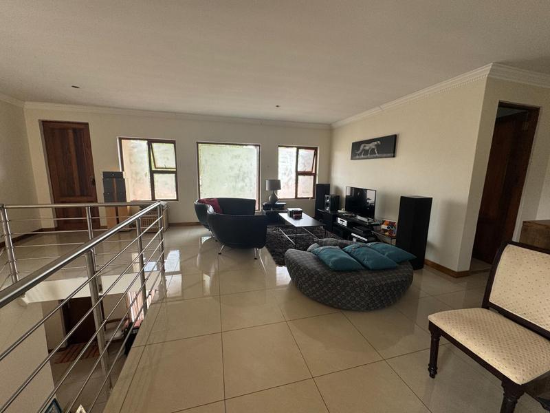 To Let 5 Bedroom Property for Rent in Midfield Estate Gauteng