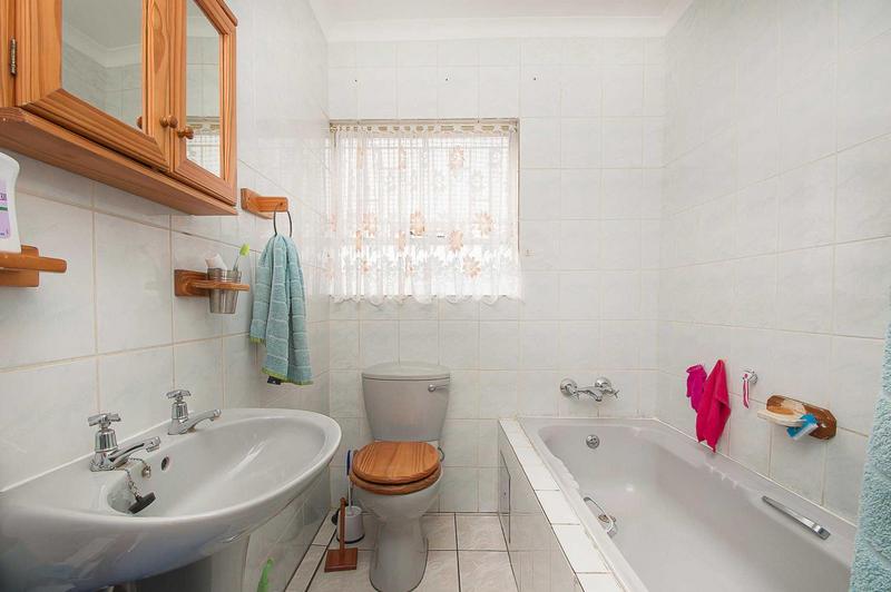 2 Bedroom Property for Sale in Wilro Park Gauteng