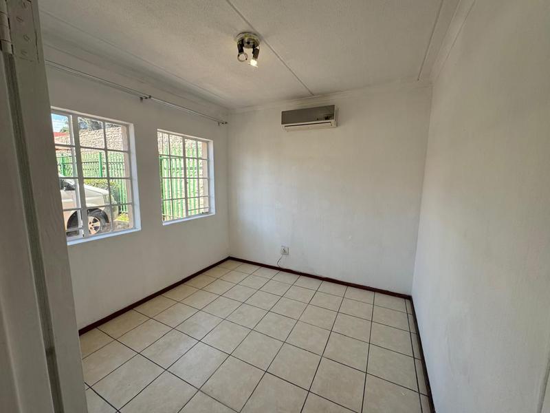 To Let 2 Bedroom Property for Rent in Bezuidenhout Valley Gauteng
