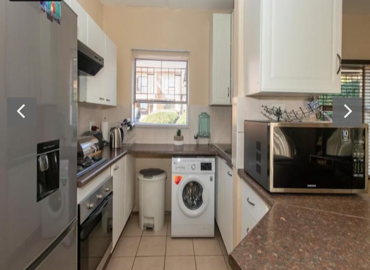 2 Bedroom Property for Sale in Little Falls Gauteng