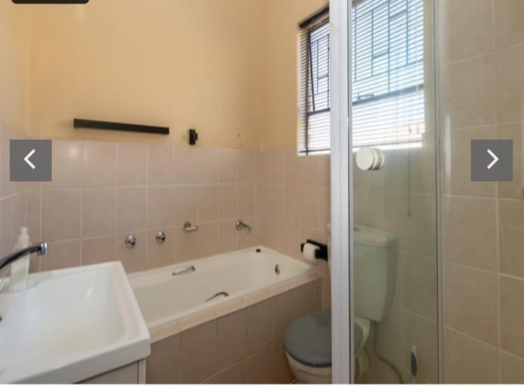 2 Bedroom Property for Sale in Little Falls Gauteng