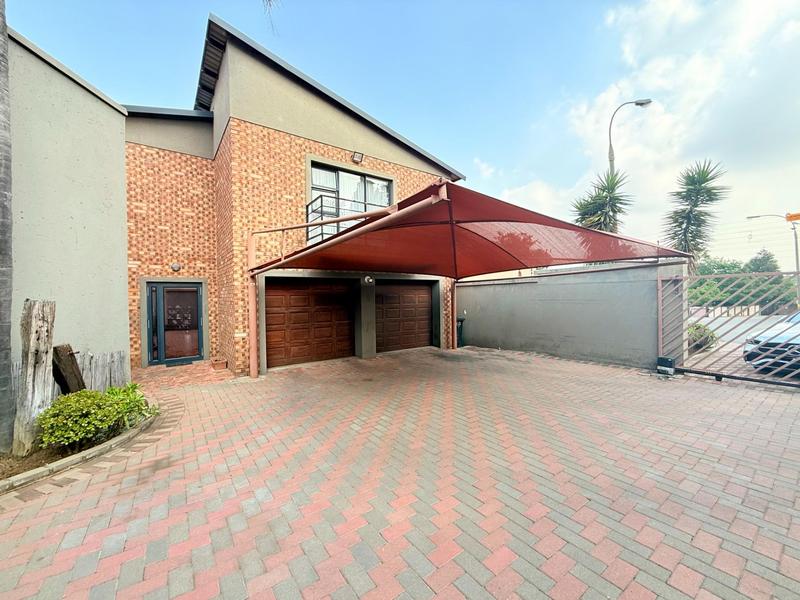 5 Bedroom Property for Sale in Terenure Gauteng