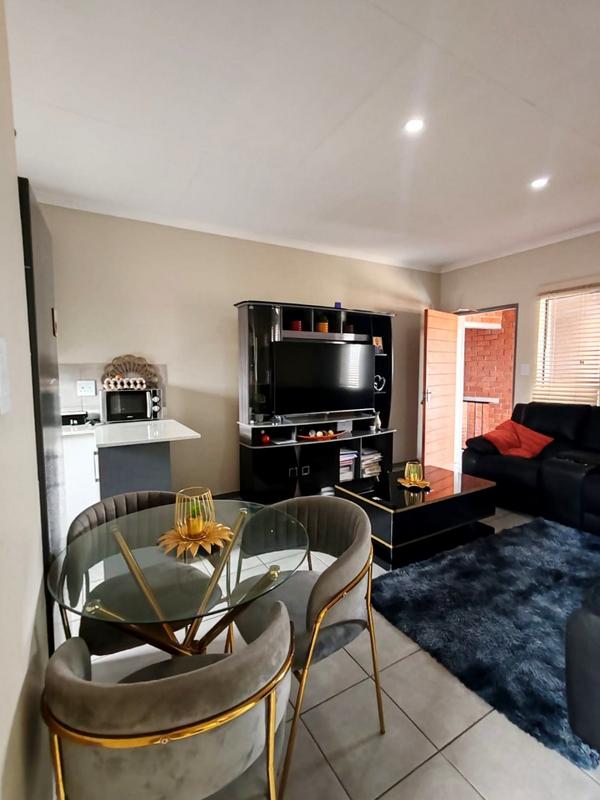 2 Bedroom Property for Sale in Witpoortjie Gauteng