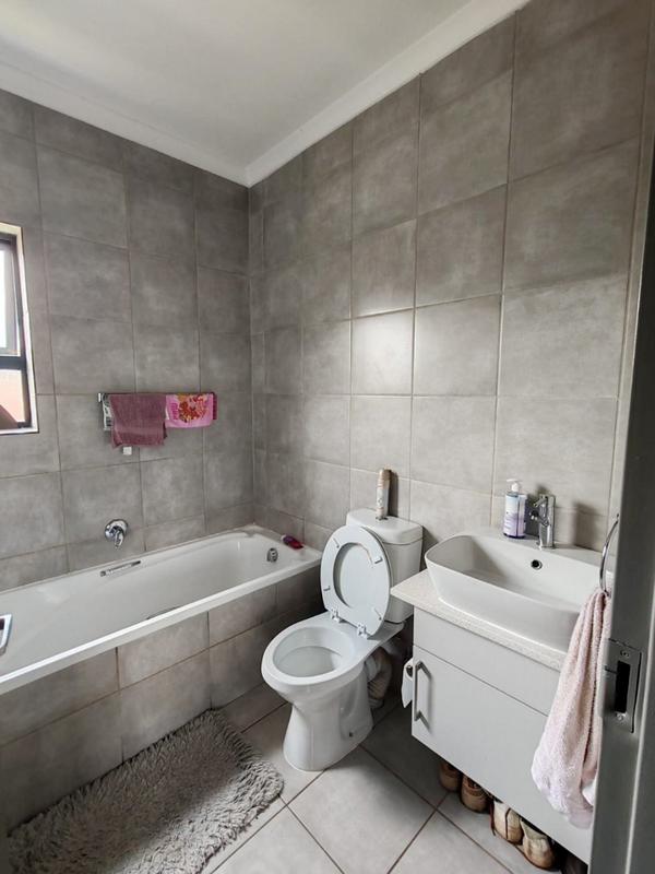 2 Bedroom Property for Sale in Witpoortjie Gauteng