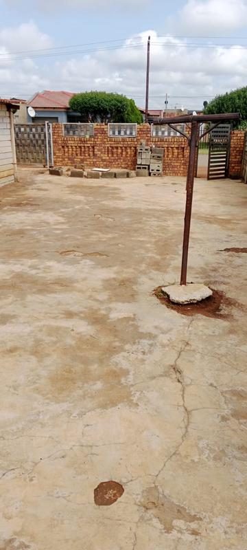 To Let 2 Bedroom Property for Rent in Daveyton Gauteng