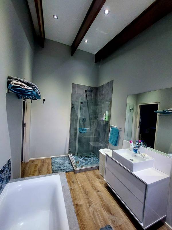 To Let 1 Bedroom Property for Rent in Bedfordview Gauteng