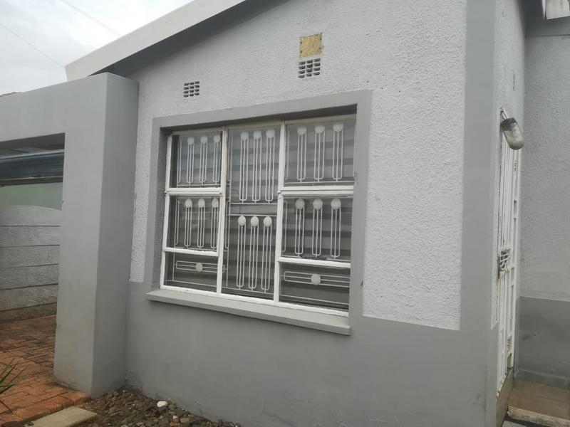 2 Bedroom Property for Sale in Katlehong South Gauteng