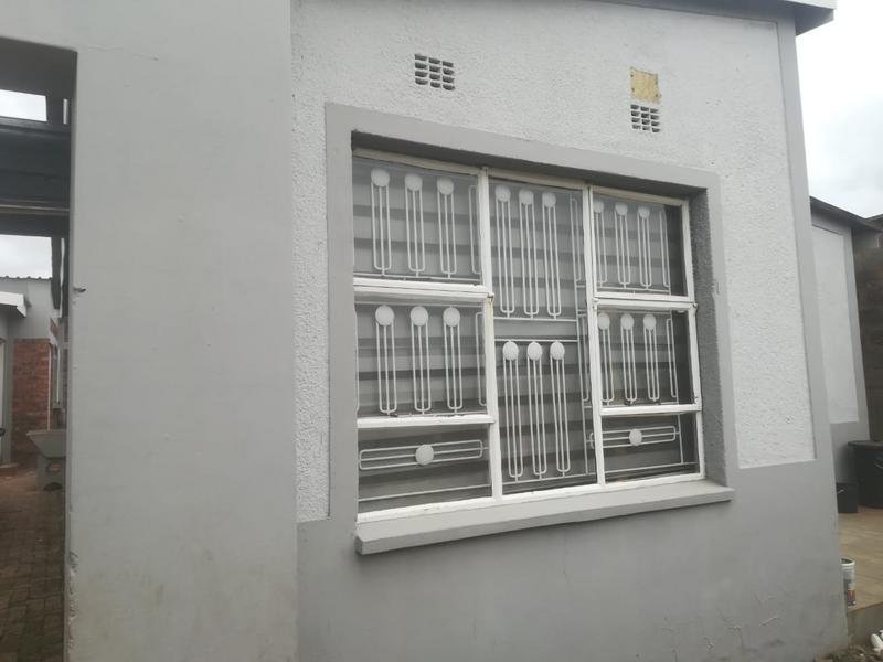 2 Bedroom Property for Sale in Katlehong South Gauteng