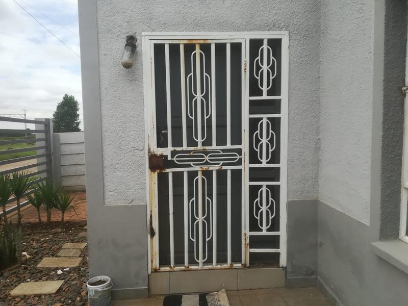 2 Bedroom Property for Sale in Katlehong South Gauteng