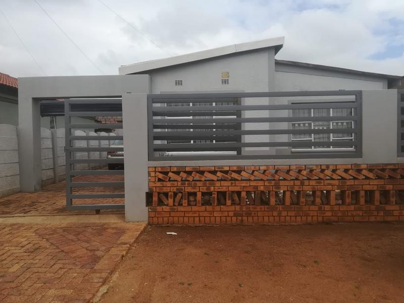 2 Bedroom Property for Sale in Katlehong South Gauteng