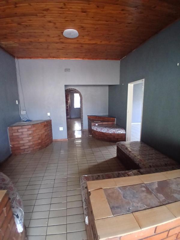 5 Bedroom Property for Sale in Casseldale Gauteng