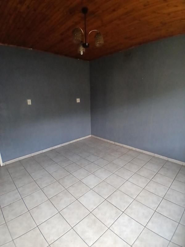 5 Bedroom Property for Sale in Casseldale Gauteng
