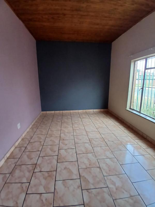 5 Bedroom Property for Sale in Casseldale Gauteng
