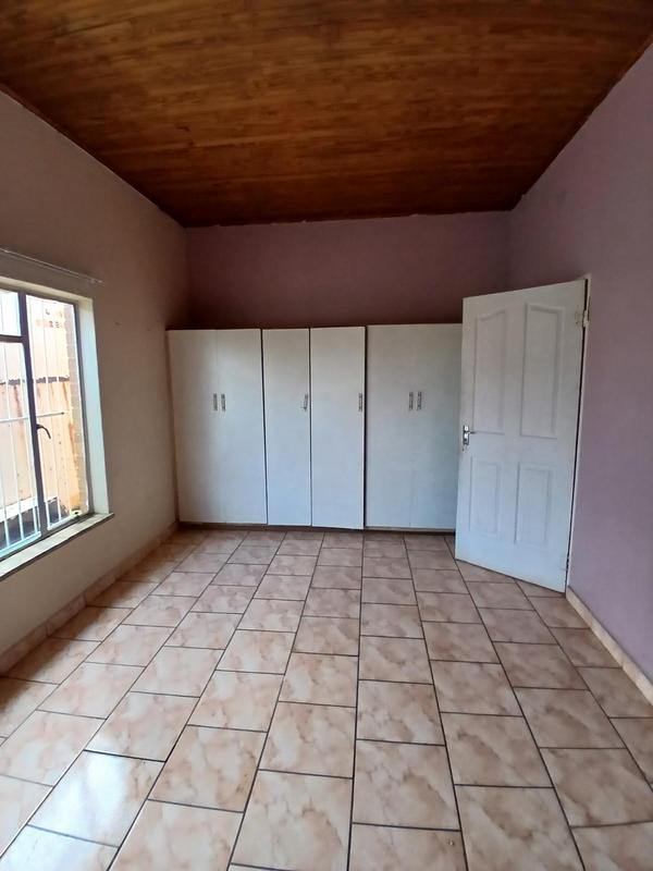 5 Bedroom Property for Sale in Casseldale Gauteng