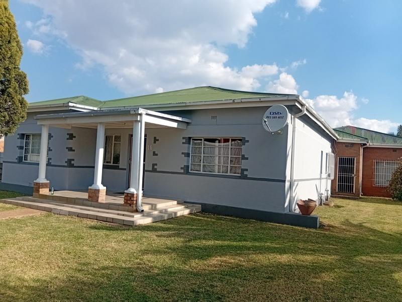 5 Bedroom Property for Sale in Casseldale Gauteng