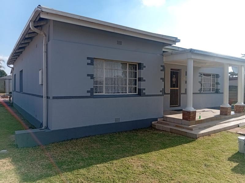 5 Bedroom Property for Sale in Casseldale Gauteng
