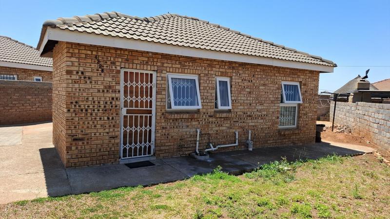 2 Bedroom Property for Sale in Lenasia Gauteng