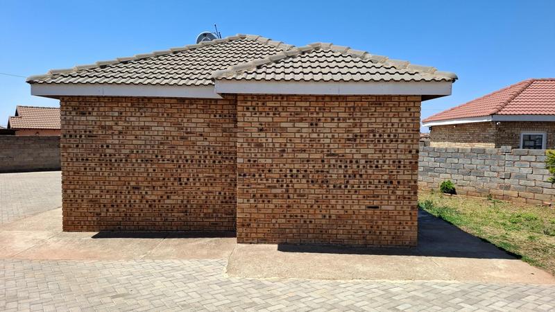 2 Bedroom Property for Sale in Lenasia Gauteng