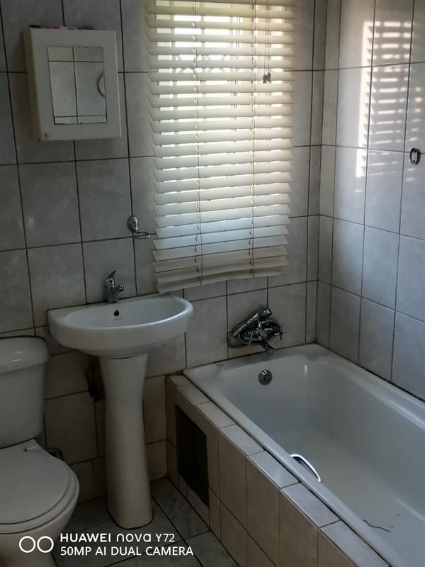 2 Bedroom Property for Sale in Lenasia Gauteng