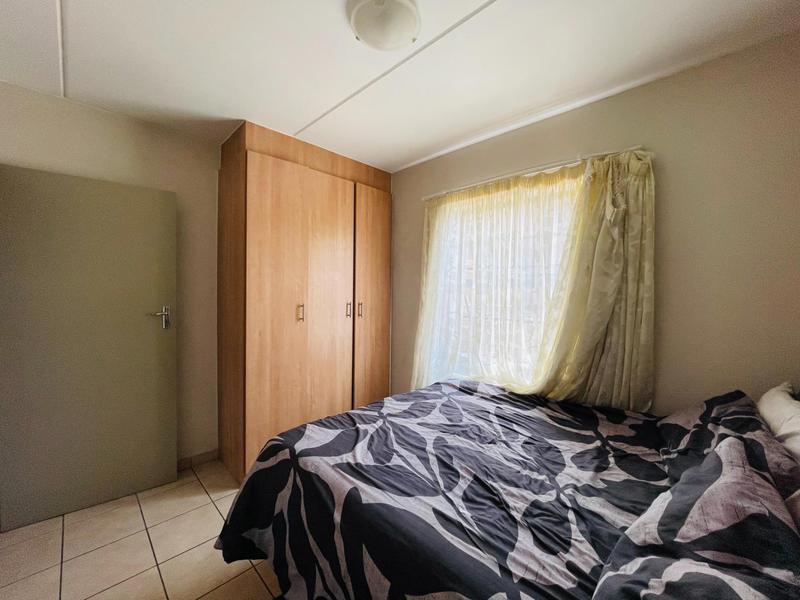 2 Bedroom Property for Sale in Olifantsvlei Gauteng