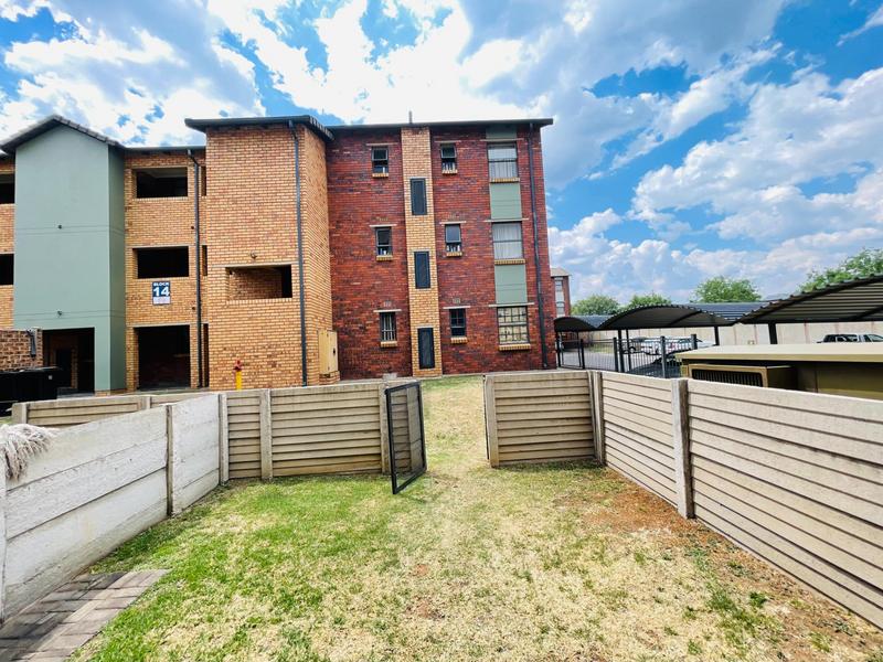 2 Bedroom Property for Sale in Olifantsvlei Gauteng