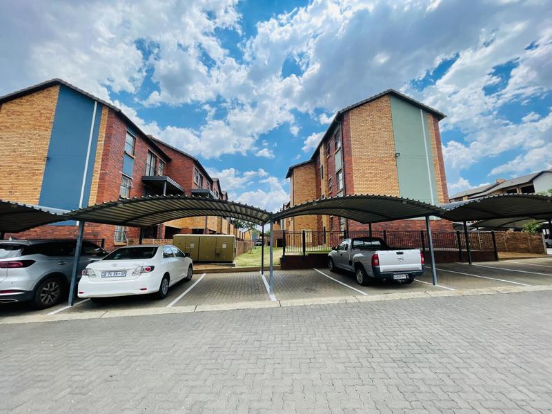 2 Bedroom Property for Sale in Olifantsvlei Gauteng