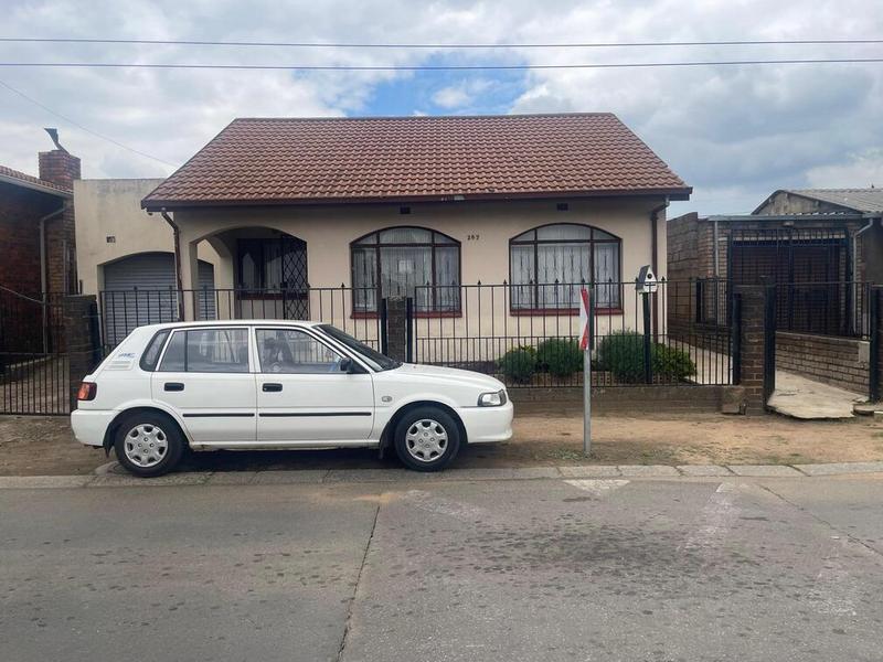 To Let 2 Bedroom Property for Rent in Meadowlands Gauteng