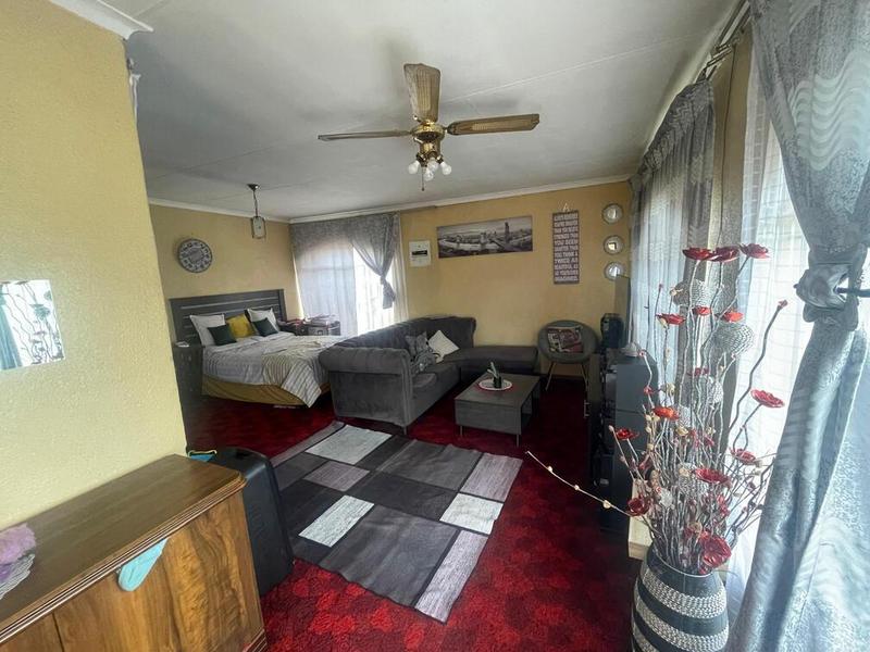 To Let 2 Bedroom Property for Rent in Meadowlands Gauteng