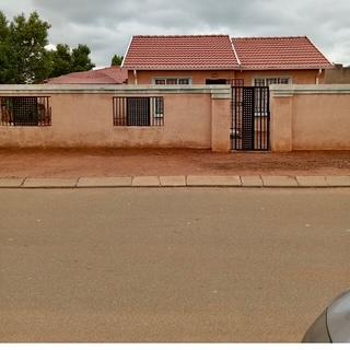 2 Bedroom Property for Sale in Protea Glen Gauteng