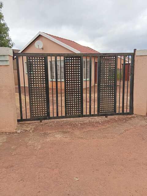2 Bedroom Property for Sale in Protea Glen Gauteng