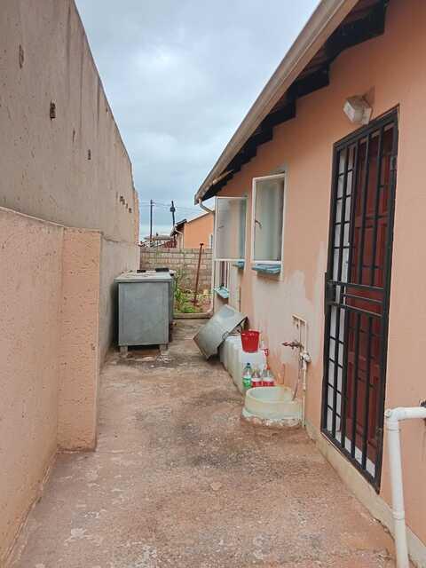 2 Bedroom Property for Sale in Protea Glen Gauteng