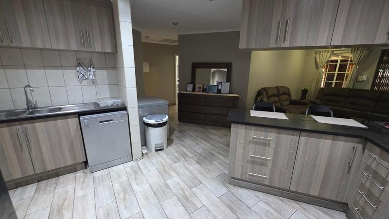 4 Bedroom Property for Sale in Doornpoort Gauteng