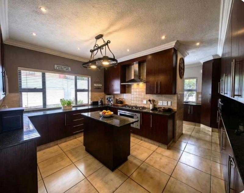 4 Bedroom Property for Sale in Zambezi Country Estate Gauteng