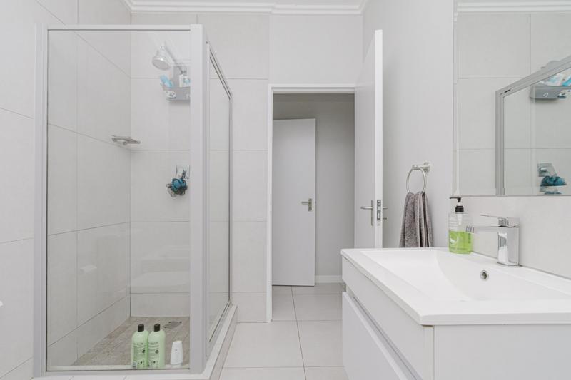 2 Bedroom Property for Sale in Beverley Gauteng