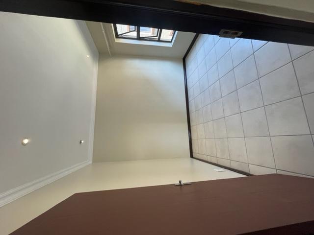 To Let 2 Bedroom Property for Rent in Wilro Park Gauteng