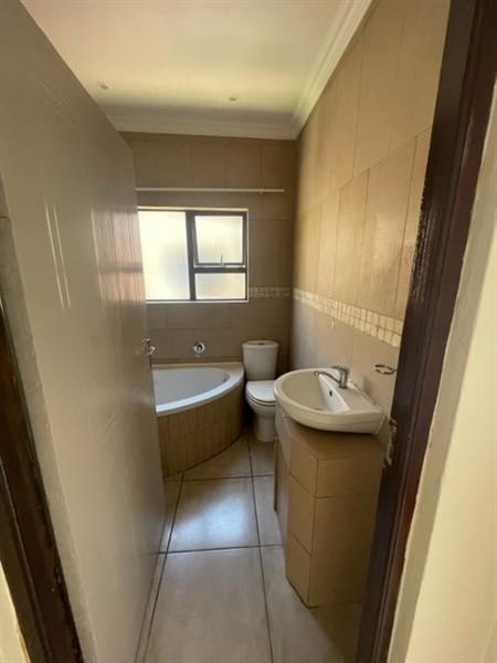 To Let 2 Bedroom Property for Rent in Wilro Park Gauteng
