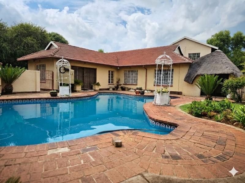 3 Bedroom Property for Sale in Brackendowns Gauteng