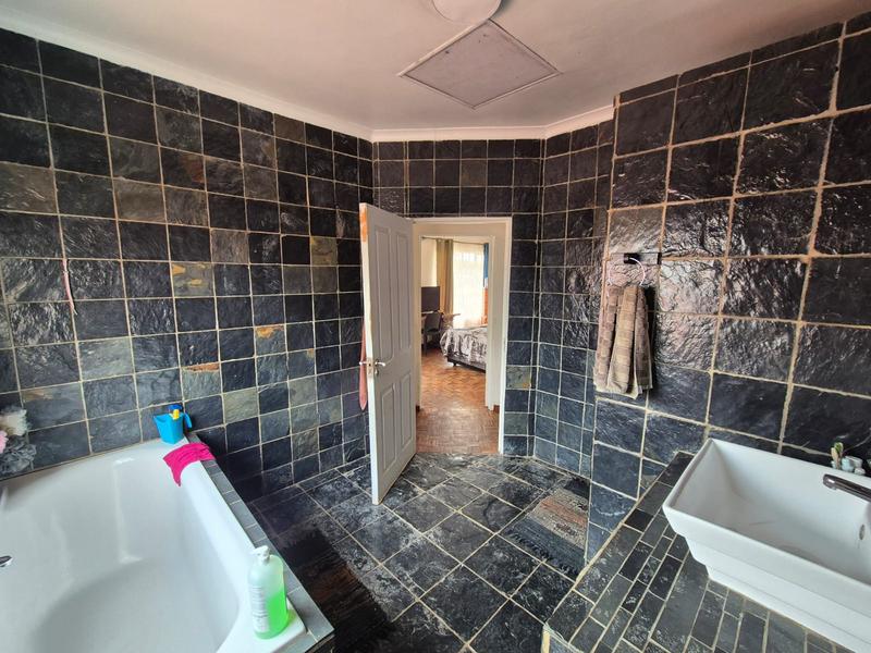 3 Bedroom Property for Sale in Brackendowns Gauteng