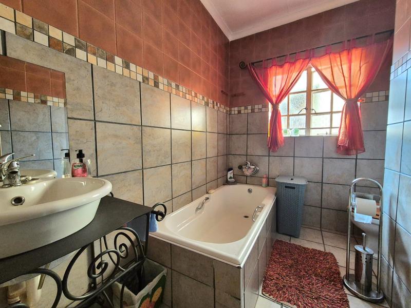 3 Bedroom Property for Sale in Brackendowns Gauteng