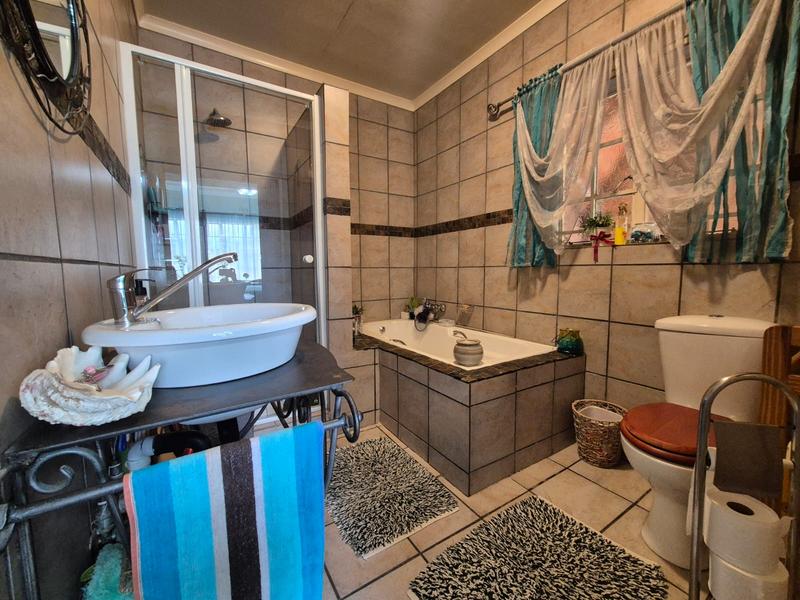 3 Bedroom Property for Sale in Brackendowns Gauteng