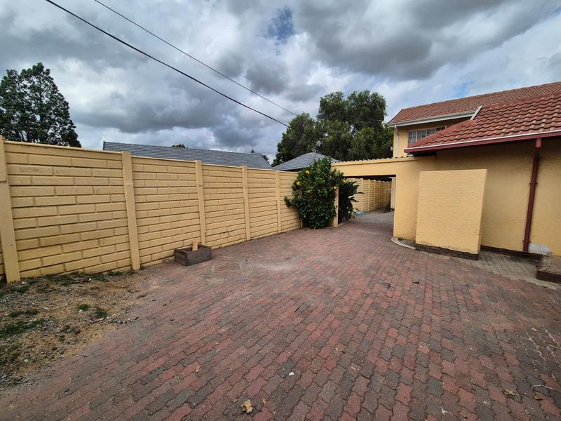 3 Bedroom Property for Sale in Brackendowns Gauteng
