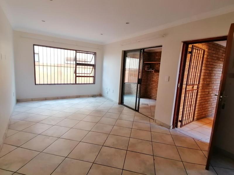 To Let 2 Bedroom Property for Rent in Sonneveld Gauteng