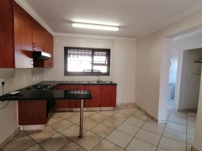 To Let 2 Bedroom Property for Rent in Sonneveld Gauteng