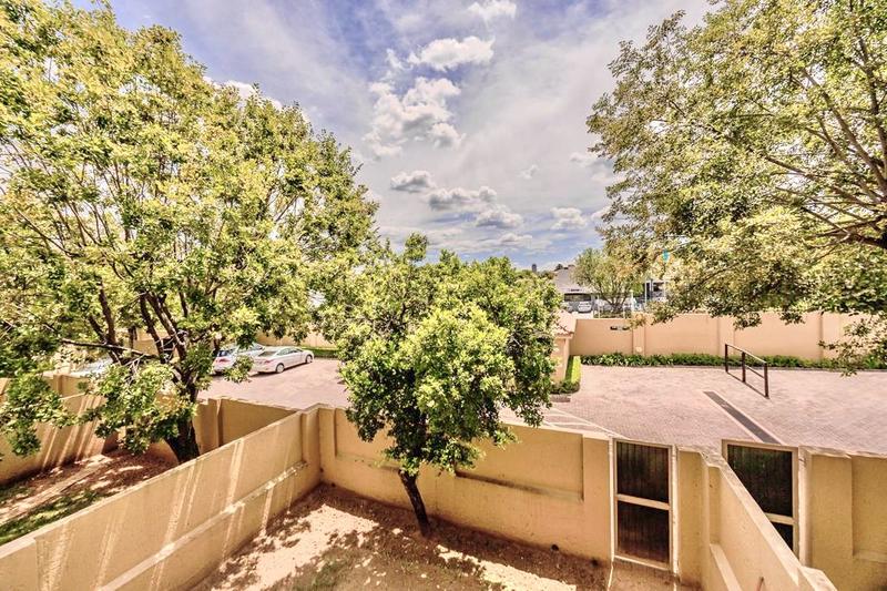 1 Bedroom Property for Sale in Sunninghill Gauteng