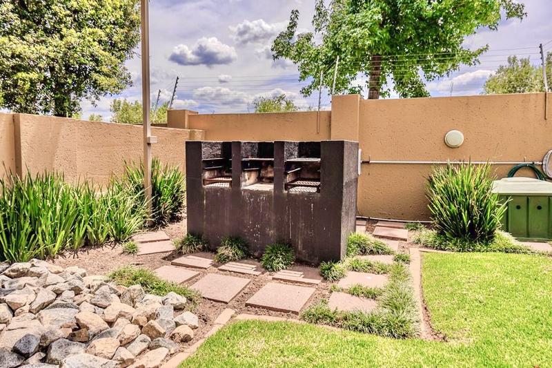 1 Bedroom Property for Sale in Sunninghill Gauteng