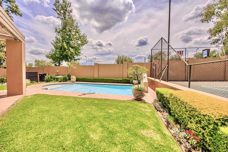 1 Bedroom Property for Sale in Sunninghill Gauteng